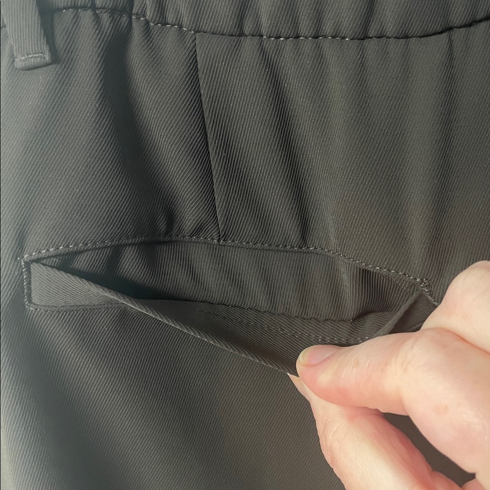 GAP 365 High Rise Cargo Pleated Trousers in brown, women’s size 6 - Picture 7 of 15